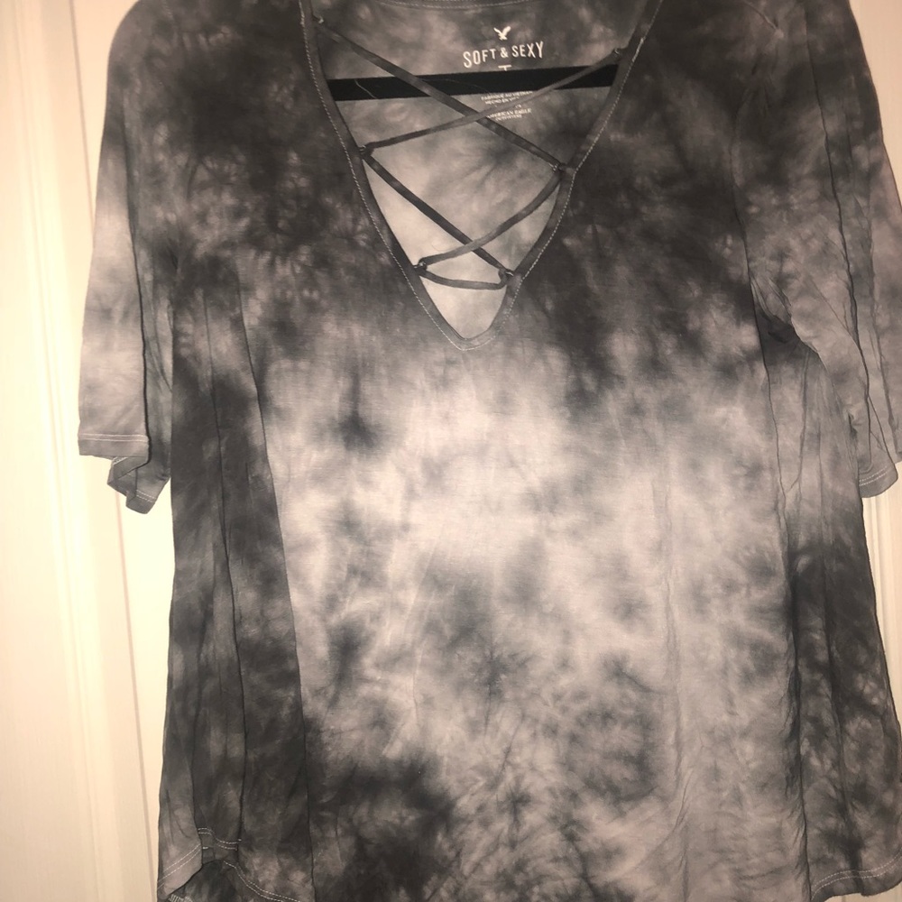 Tie-die, half quarter sleeve, v neck shirt
